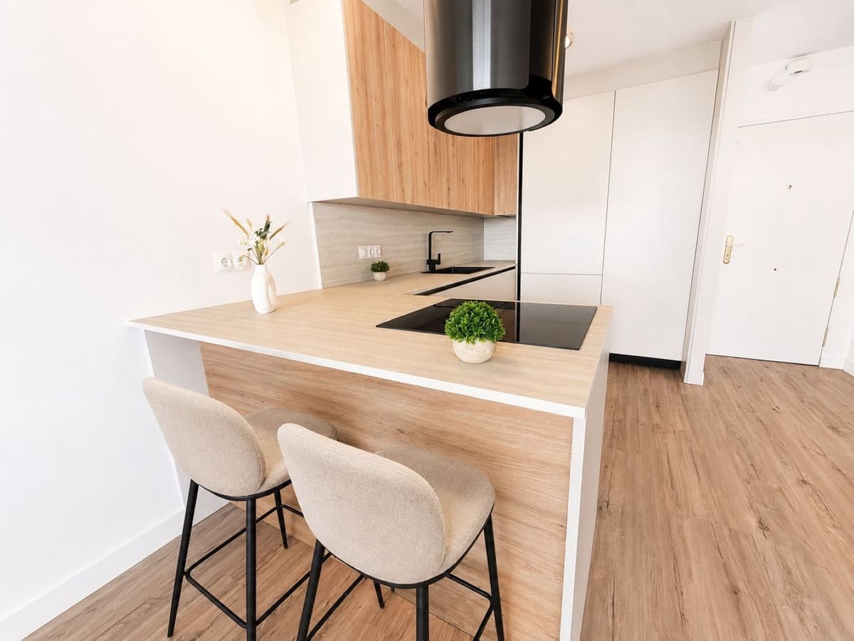 2 bedroom Penthouse for sale in Calahonda with pool garage - € 399,000 (Ref: 10027612)