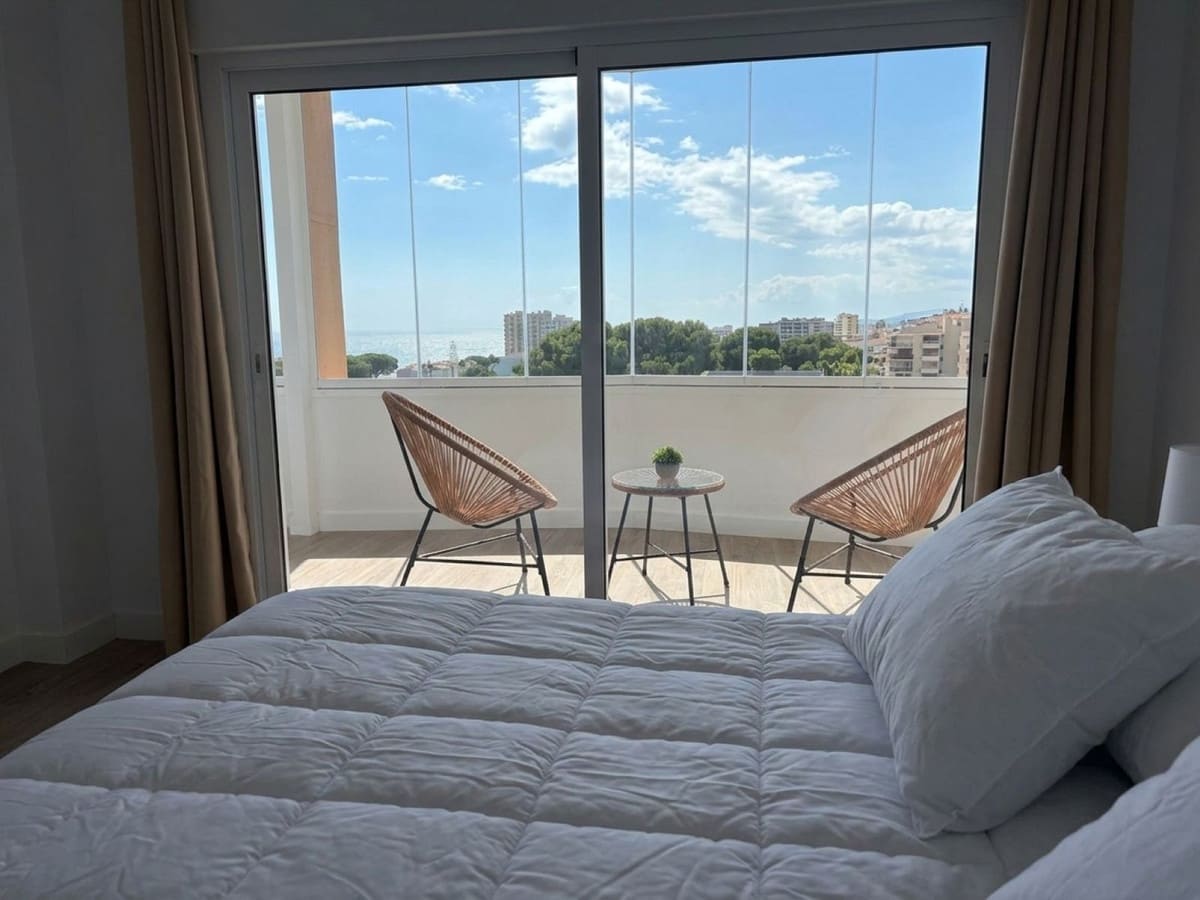 2 bedroom Penthouse for sale in Calahonda with pool garage - € 399,000 (Ref: 10027612)