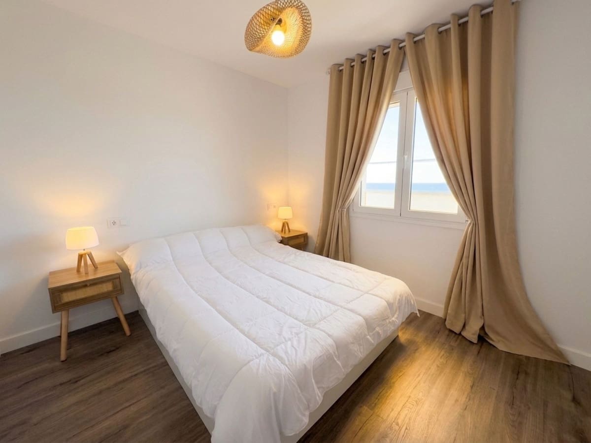 2 bedroom Penthouse for sale in Calahonda with pool garage - € 399,000 (Ref: 10027612)