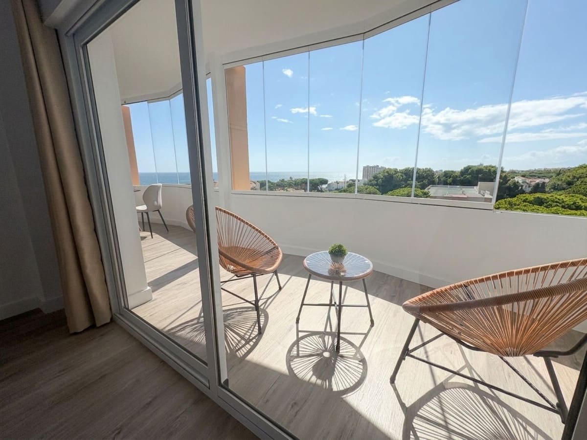 2 bedroom Penthouse for sale in Calahonda with pool garage - € 399,000 (Ref: 10027612)