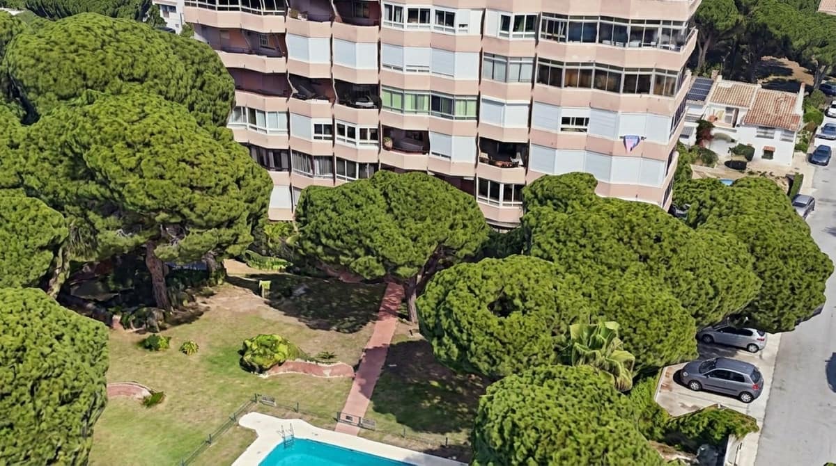 2 bedroom Penthouse for sale in Calahonda with pool garage - € 399,000 (Ref: 10027612)