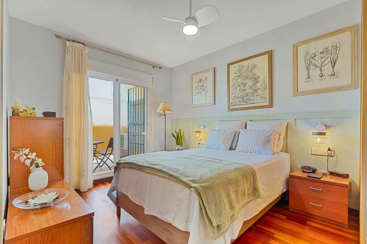Apartamento de 3 habitaciones en La Cala de Mijas en venta con piscina garaje - 490.000 € (Ref: 10029876)