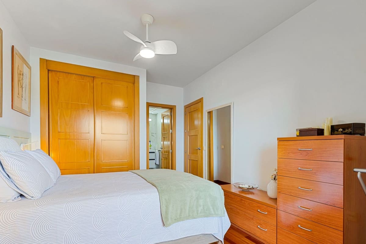 Apartamento de 3 habitaciones en La Cala de Mijas en venta con piscina garaje - 490.000 € (Ref: 10029876)