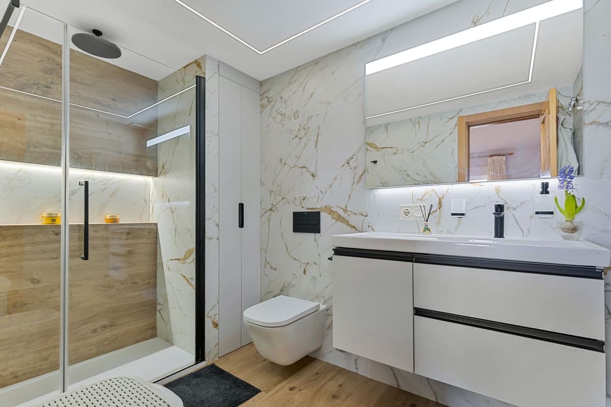Apartamento de 3 habitaciones en La Cala de Mijas en venta con piscina garaje - 490.000 € (Ref: 10029876)