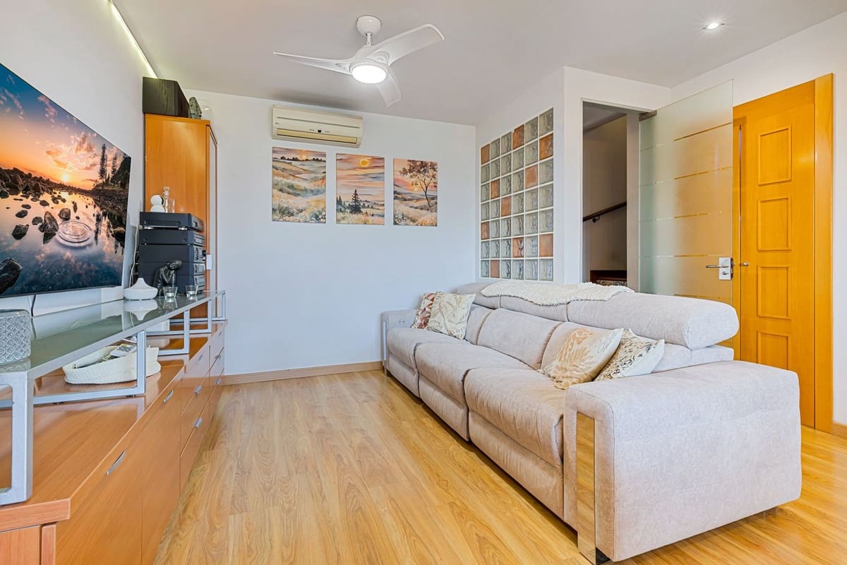 Apartamento de 3 habitaciones en La Cala de Mijas en venta con piscina garaje - 490.000 € (Ref: 10029876)