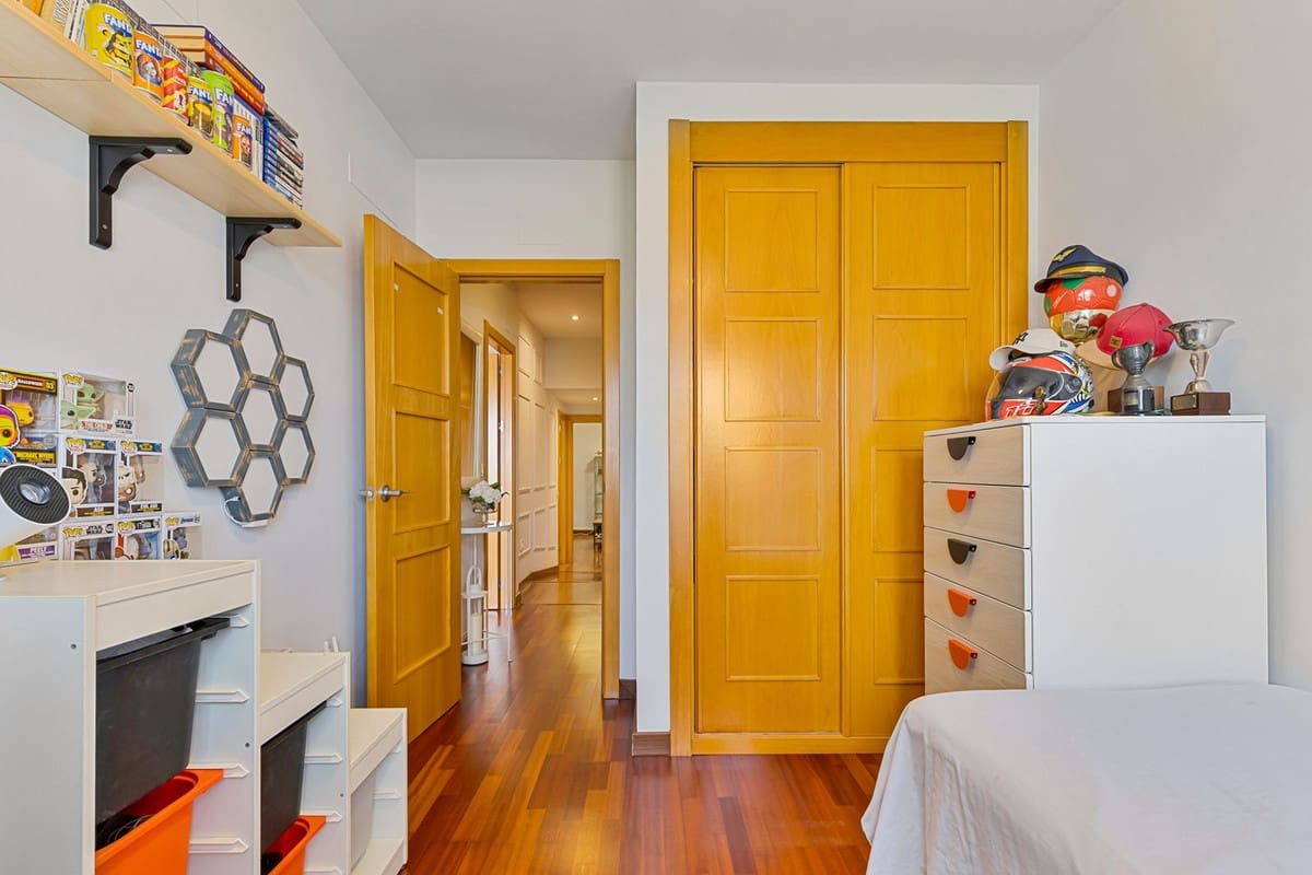 Apartamento de 3 habitaciones en La Cala de Mijas en venta con piscina garaje - 490.000 € (Ref: 10029876)