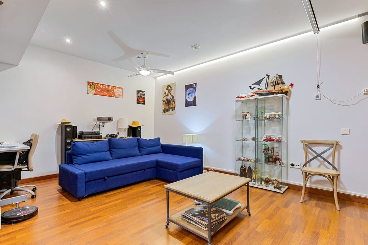 Apartamento de 3 habitaciones en La Cala de Mijas en venta con piscina garaje - 490.000 € (Ref: 10029876)