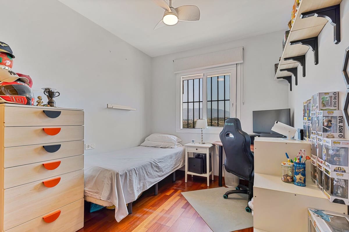 Apartamento de 3 habitaciones en La Cala de Mijas en venta con piscina garaje - 490.000 € (Ref: 10029876)