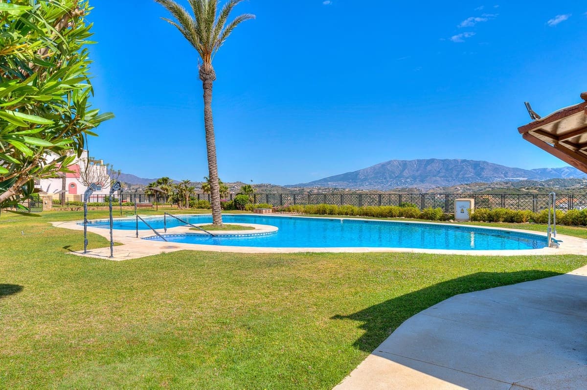 Apartamento de 3 habitaciones en La Cala de Mijas en venta con piscina garaje - 490.000 € (Ref: 10029876)
