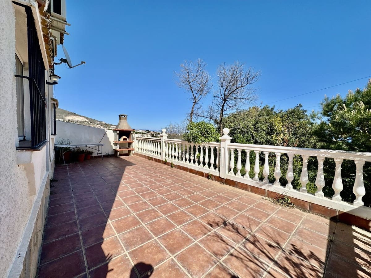 3 slaapkamer Villa te koop in Benalmadena met garage - € 1.590.000 (Ref: 10041474)