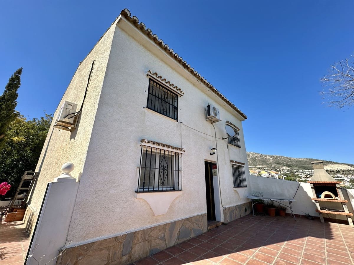 3 slaapkamer Villa te koop in Benalmadena met garage - € 1.590.000 (Ref: 10041474)