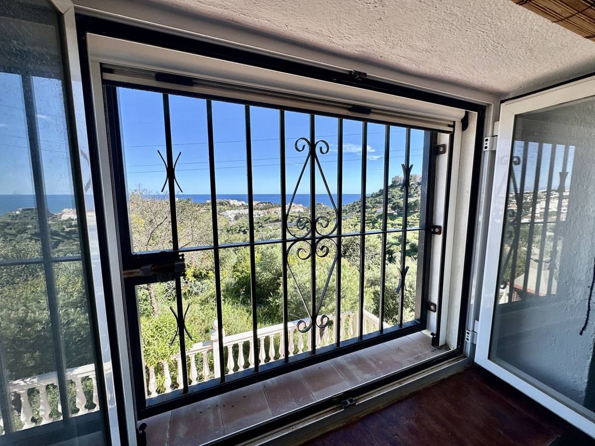 3 slaapkamer Villa te koop in Benalmadena met garage - € 1.590.000 (Ref: 10041474)