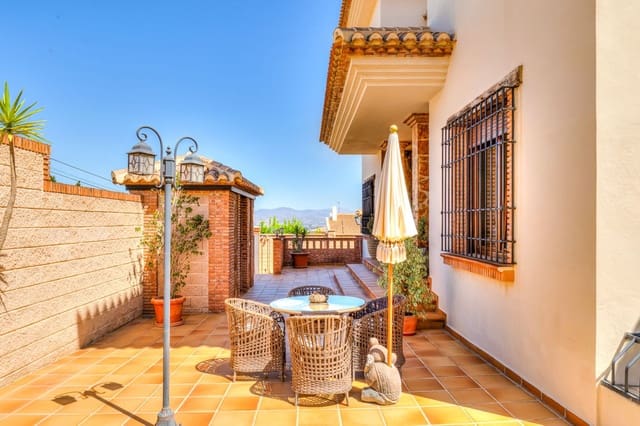 Chalet de 8 habitaciones en Alhaurín de la Torre en venta con piscina garaje - 2.100.000 € (Ref: 10062656)