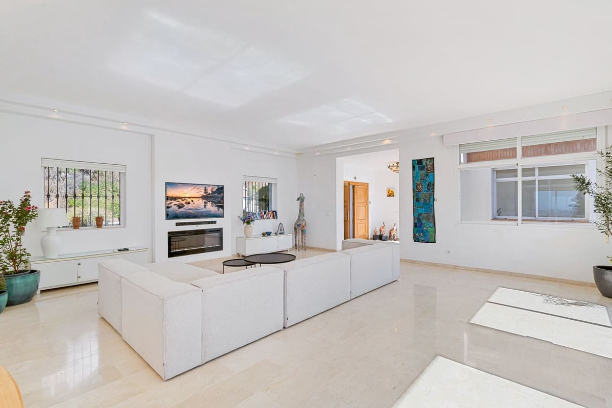 6 Zimmer Villa zu verkaufen in Valtocado mit Pool Garage - 1.397.000 € (Ref: 10100466)