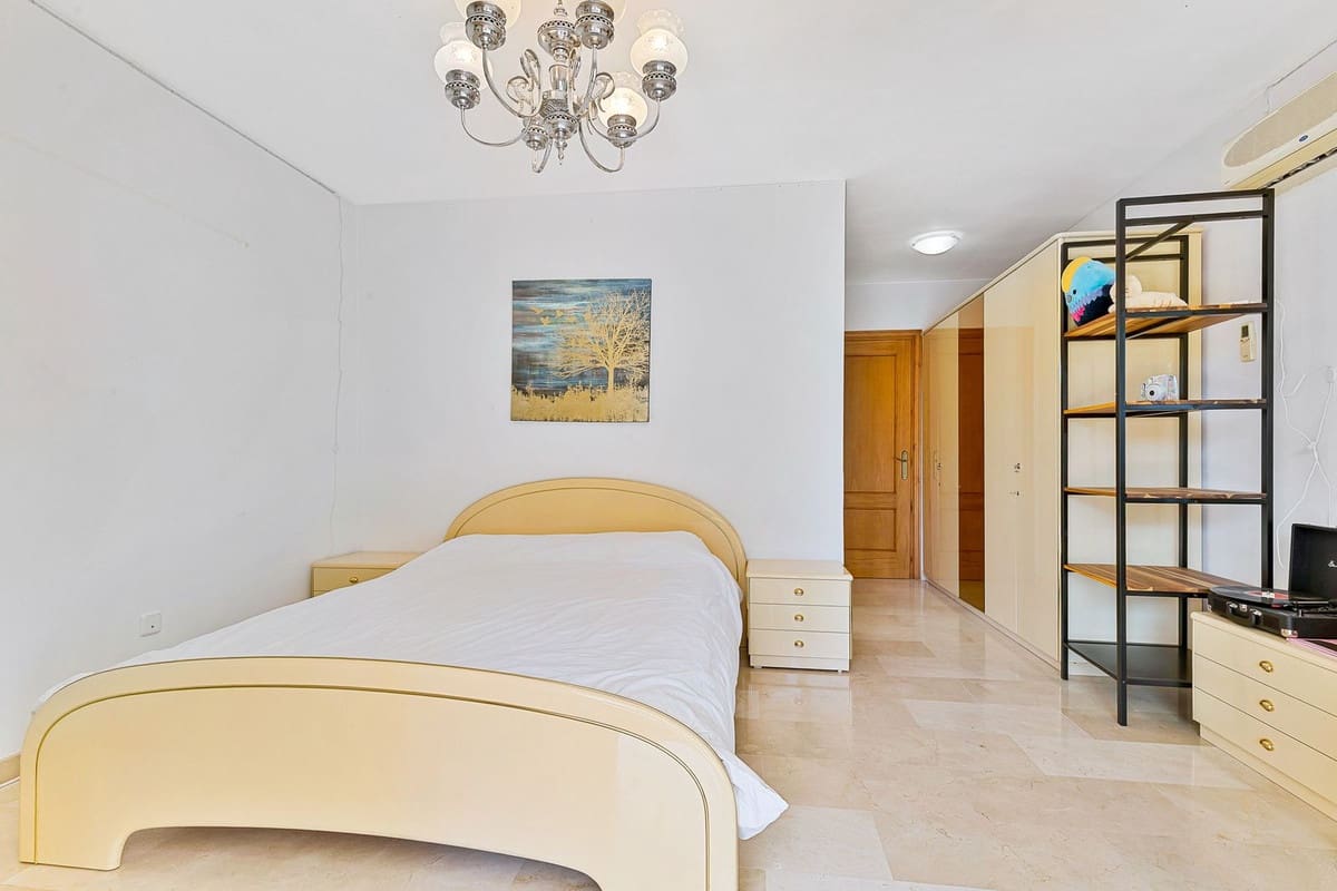 6 Zimmer Villa zu verkaufen in Valtocado mit Pool Garage - 1.397.000 € (Ref: 10100466)