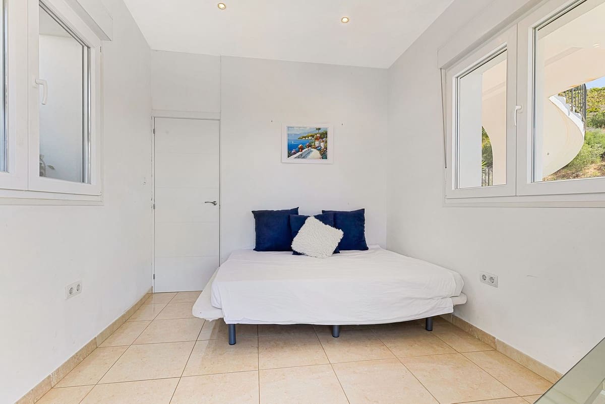 6 Zimmer Villa zu verkaufen in Valtocado mit Pool Garage - 1.397.000 € (Ref: 10100466)