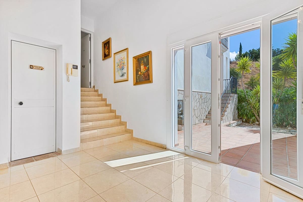 6 Zimmer Villa zu verkaufen in Valtocado mit Pool Garage - 1.397.000 € (Ref: 10100466)