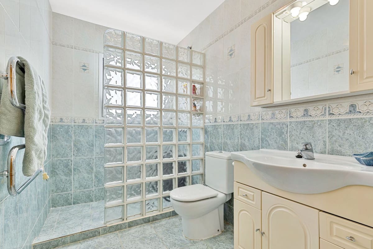 6 Zimmer Villa zu verkaufen in Valtocado mit Pool Garage - 1.397.000 € (Ref: 10100466)