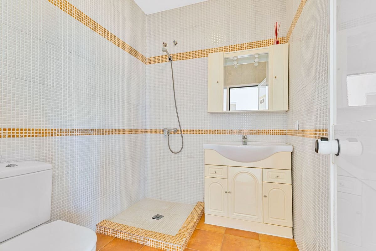 6 Zimmer Villa zu verkaufen in Valtocado mit Pool Garage - 1.397.000 € (Ref: 10100466)