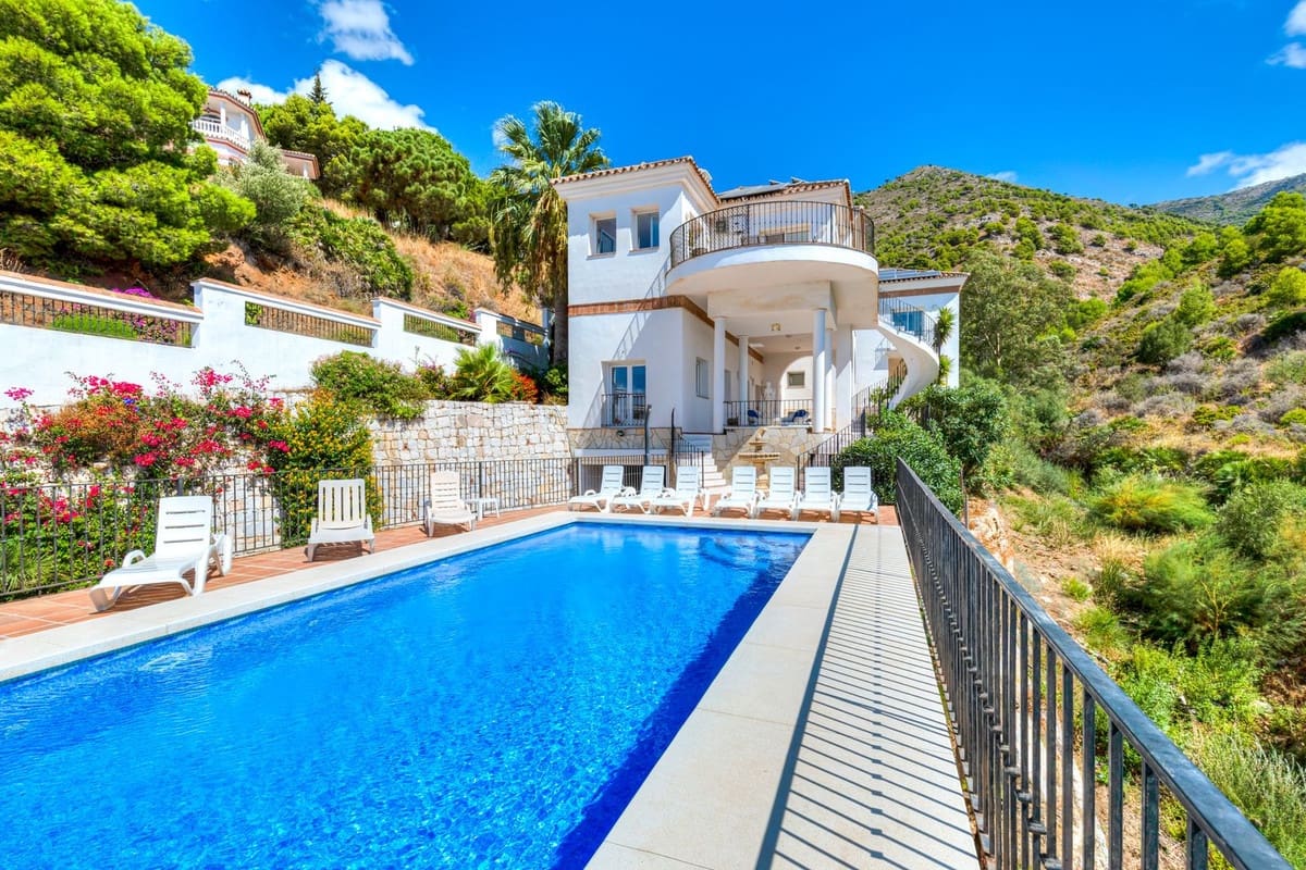 6 Zimmer Villa zu verkaufen in Valtocado mit Pool Garage - 1.397.000 € (Ref: 10100466)
