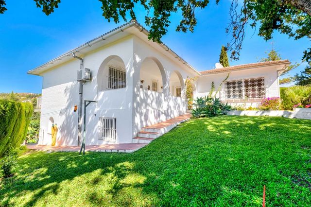 4 Zimmer Villa zu verkaufen in Mijas mit Garage - 850.000 € (Ref: 10121056)