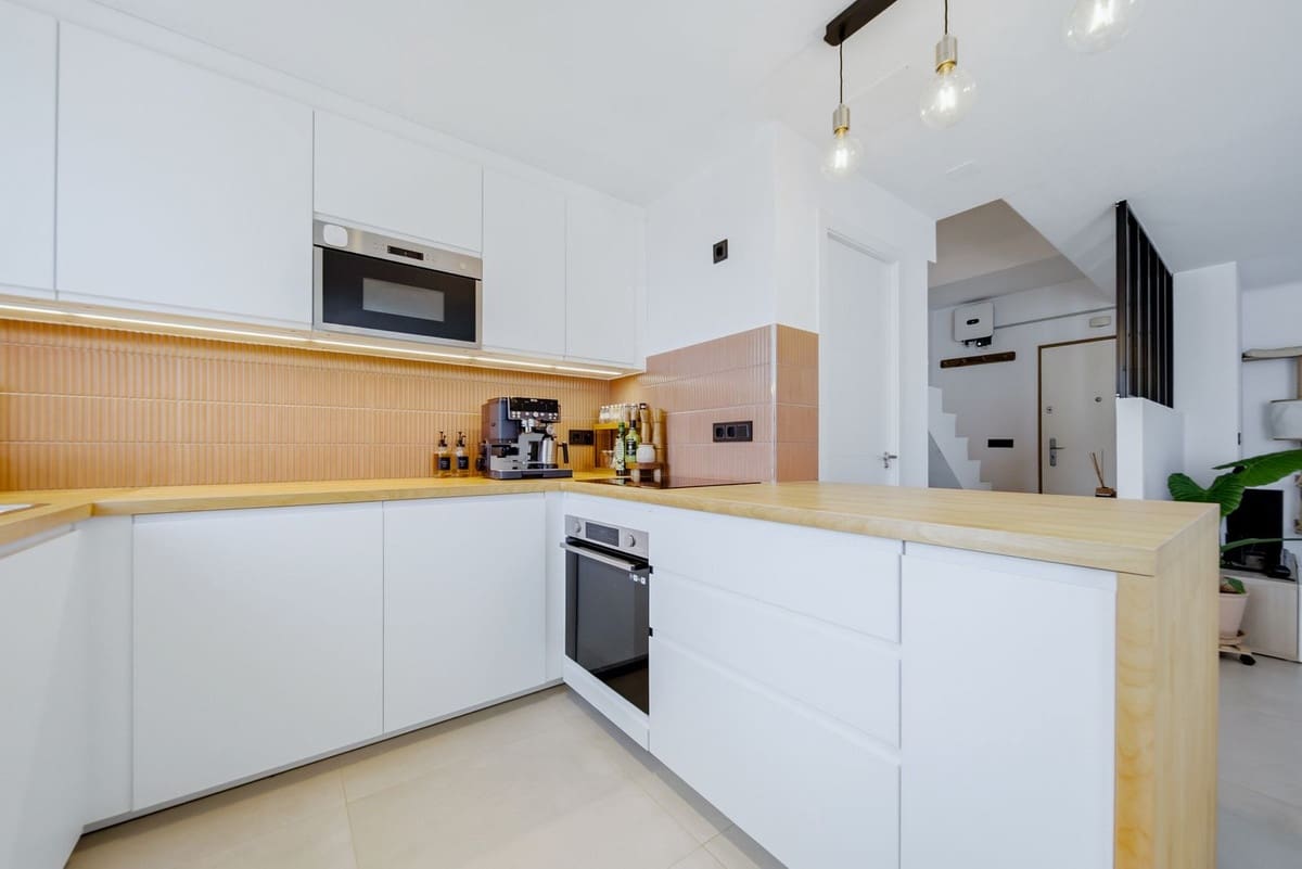 2 soveværelse Byhus til salg i El Chaparral med swimmingpool garage - € 367.000 (Ref: 10153154)