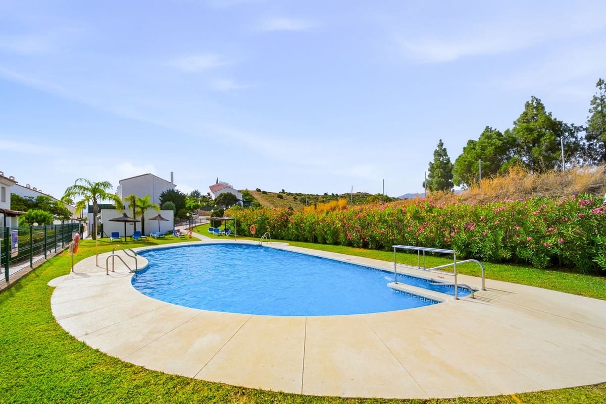 2 soveværelse Byhus til salg i El Chaparral med swimmingpool garage - € 367.000 (Ref: 10153154)