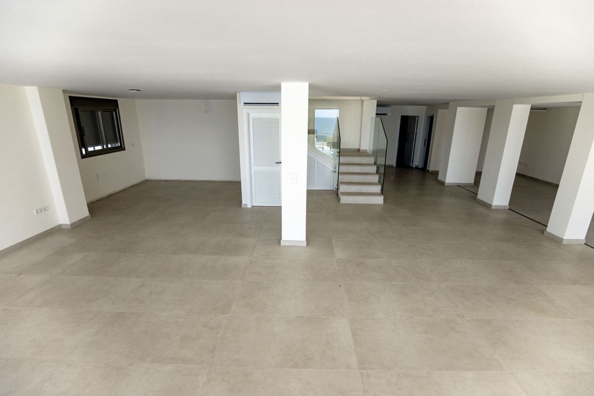4 soveværelse Villa til salg i La Cala de Mijas med swimmingpool garage - € 2.500.000 (Ref: 10179495)