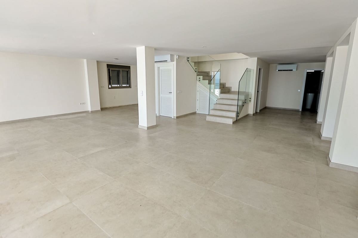 4 soveværelse Villa til salg i La Cala de Mijas med swimmingpool garage - € 2.500.000 (Ref: 10179495)