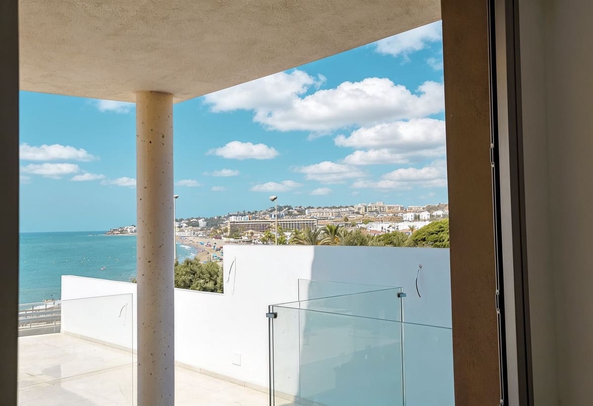 4 soveværelse Villa til salg i La Cala de Mijas med swimmingpool garage - € 2.500.000 (Ref: 10179495)