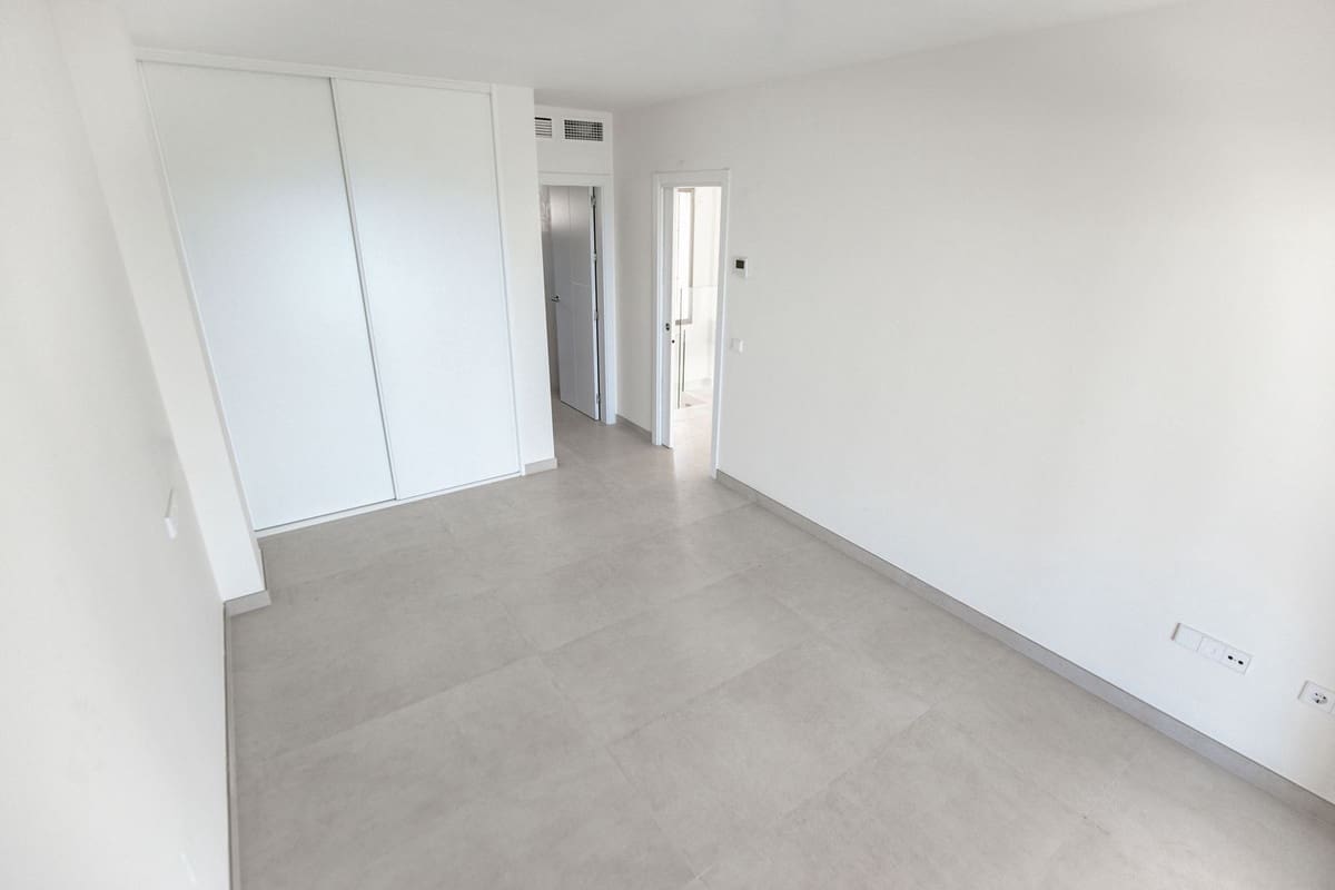 4 soveværelse Villa til salg i La Cala de Mijas med swimmingpool garage - € 2.500.000 (Ref: 10179495)