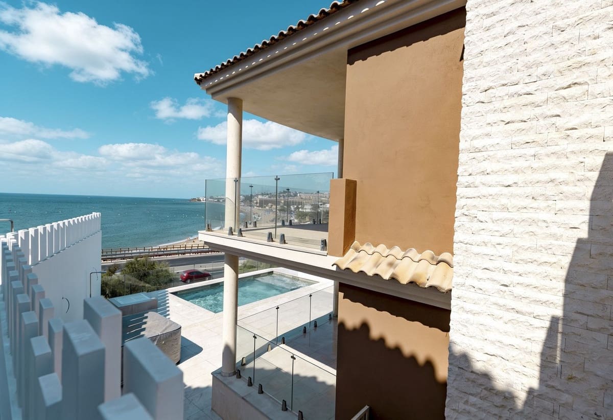 4 soveværelse Villa til salg i La Cala de Mijas med swimmingpool garage - € 2.500.000 (Ref: 10179495)