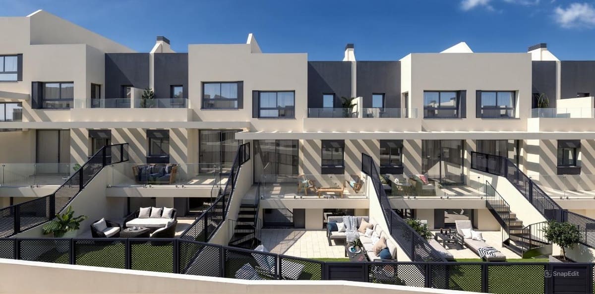 3 soveværelse Rækkehus til salg i Nerja med swimmingpool garage - € 870.000 (Ref: 9096655)
