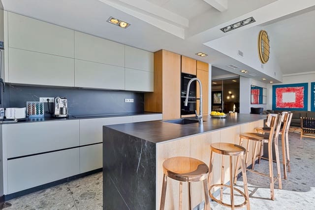 3 soverom Villa til salgs i Benalmádena med svømmebasseng garasje - € 1 395 000 (Ref: 9096659)