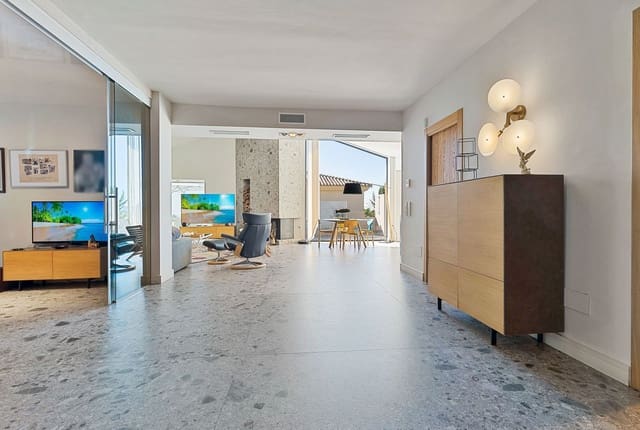 3 soverom Villa til salgs i Benalmádena med svømmebasseng garasje - € 1 395 000 (Ref: 9096659)