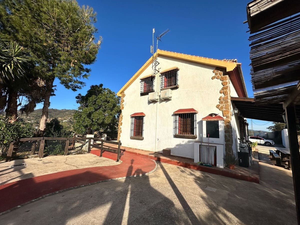 5 soverom Finca/Herregård til salgs i Almogia med svømmebasseng garasje - € 550 000 (Ref: 9096660)