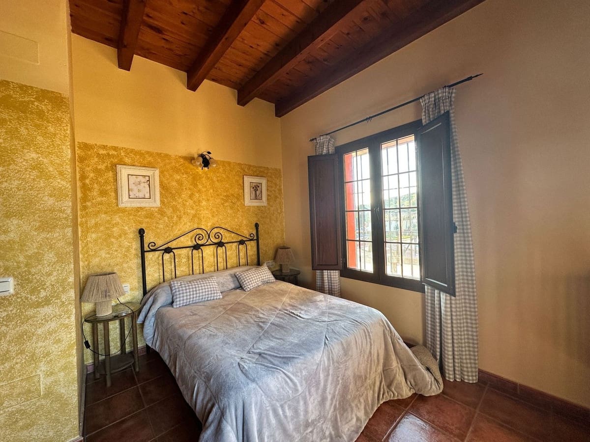 5 soverom Finca/Herregård til salgs i Almogia med svømmebasseng garasje - € 550 000 (Ref: 9096660)