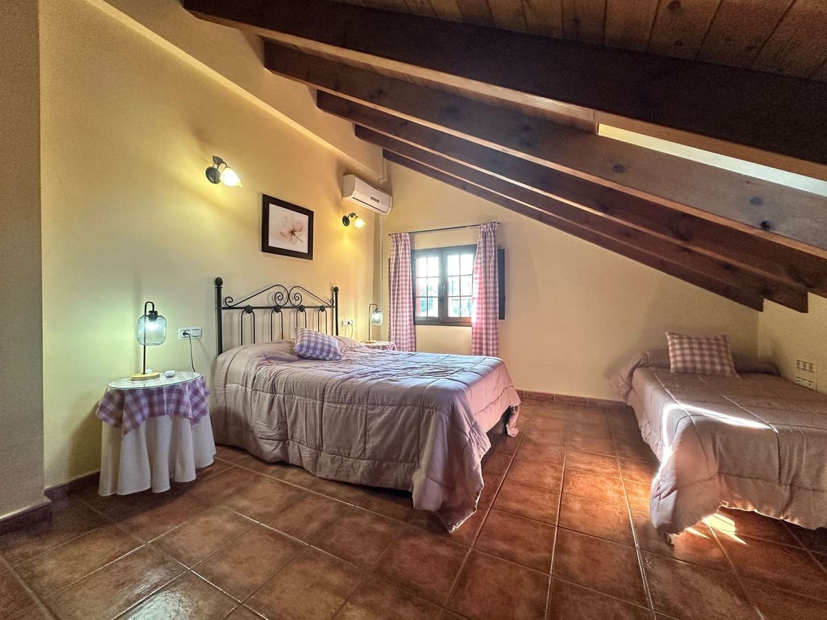 5 soverom Finca/Herregård til salgs i Almogia med svømmebasseng garasje - € 550 000 (Ref: 9096660)