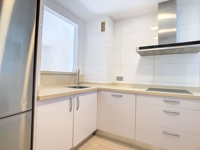 3 makuuhuone Kattohuoneisto myytävänä paikassa Benalmádena mukana uima-altaan 
autotalli - 645 000 € (Ref: 9096663)