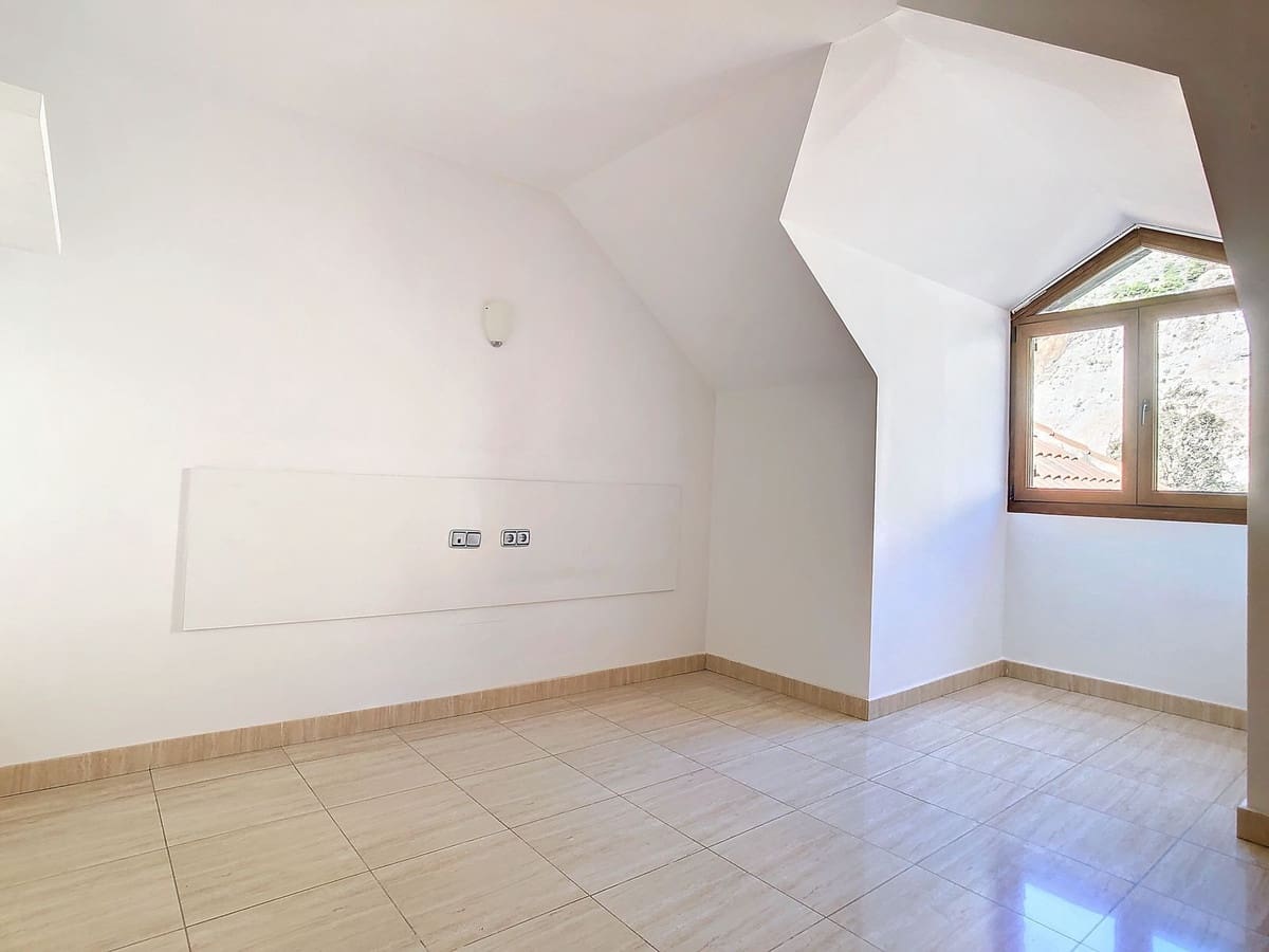 3 soveværelse Penthouse til salg i Benalmadena med swimmingpool garage - € 645.000 (Ref: 9096663)