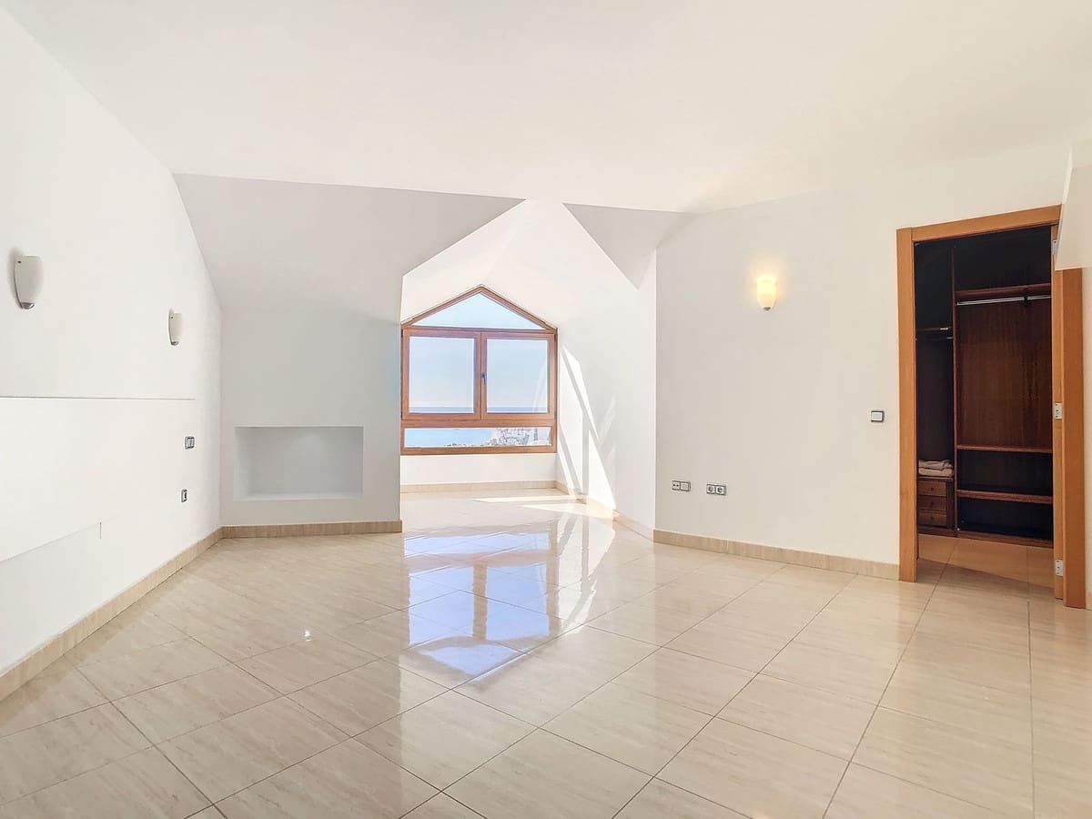3 soveværelse Penthouse til salg i Benalmadena med swimmingpool garage - € 645.000 (Ref: 9096663)