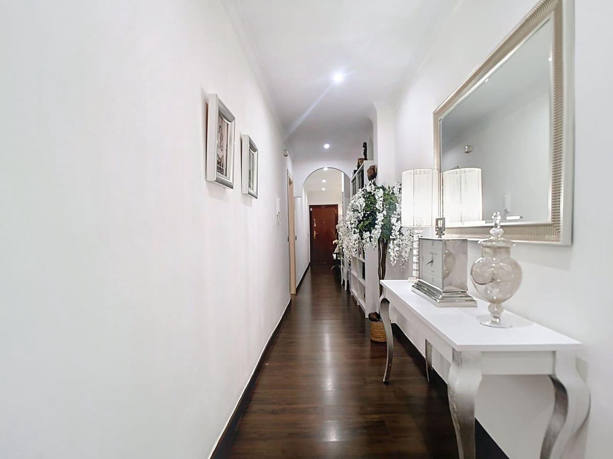 3 slaapkamer Appartement te koop in Malaga stad - € 590.000 (Ref: 9096668)