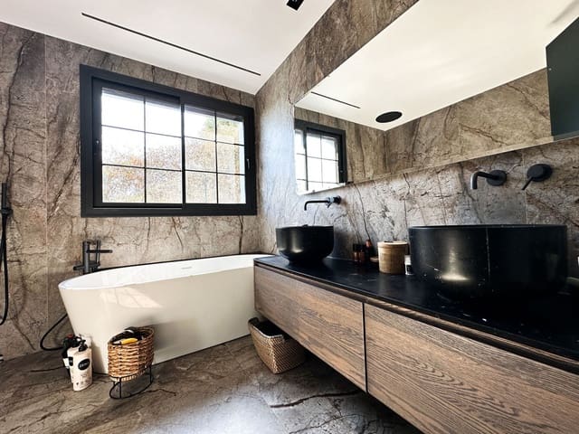 Chalet de 5 habitaciones en Mijas en venta - 1.499.000 € (Ref: 9096672)