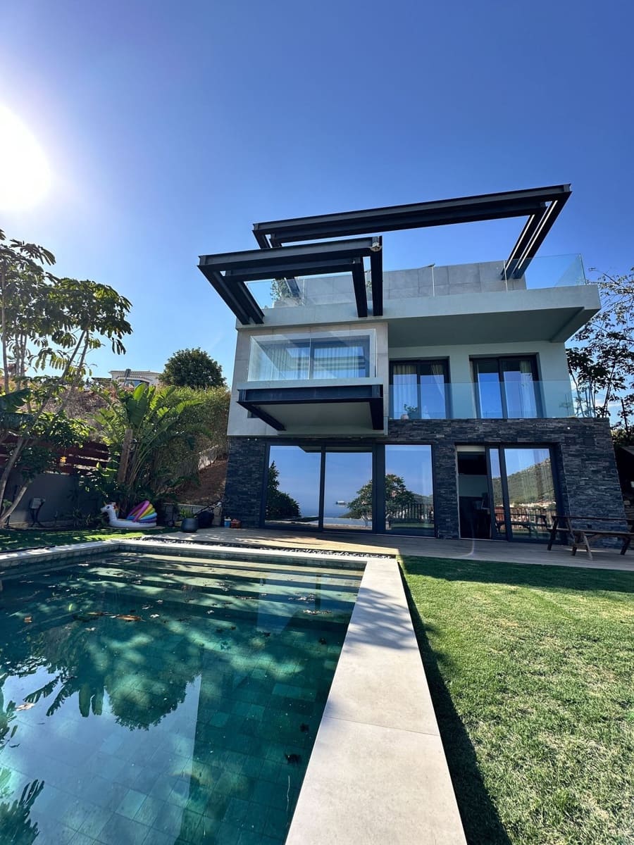 5 bedroom Villa for sale in Mijas - € 1,499,000 (Ref: 9096672)