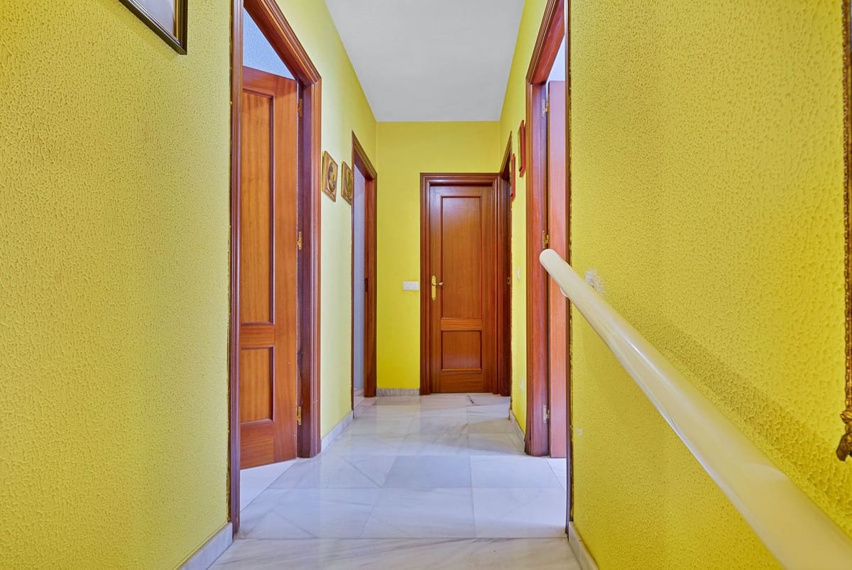 Chalet de 5 habitaciones en Mijas en venta - 637.000 € (Ref: 9096679)