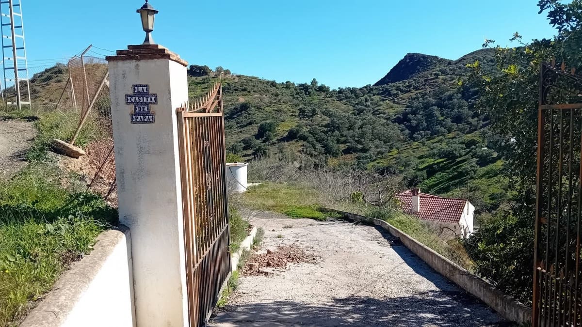 4 soveværelse Finca/Landehus til salg i Cartama - € 190.000 (Ref: 9096680)