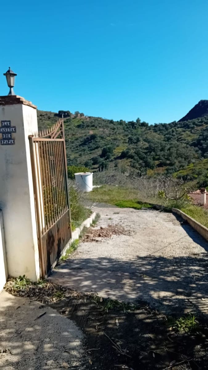 4 bedroom Finca/Country House for sale in Cartama - € 160,000 (Ref: 9096680)