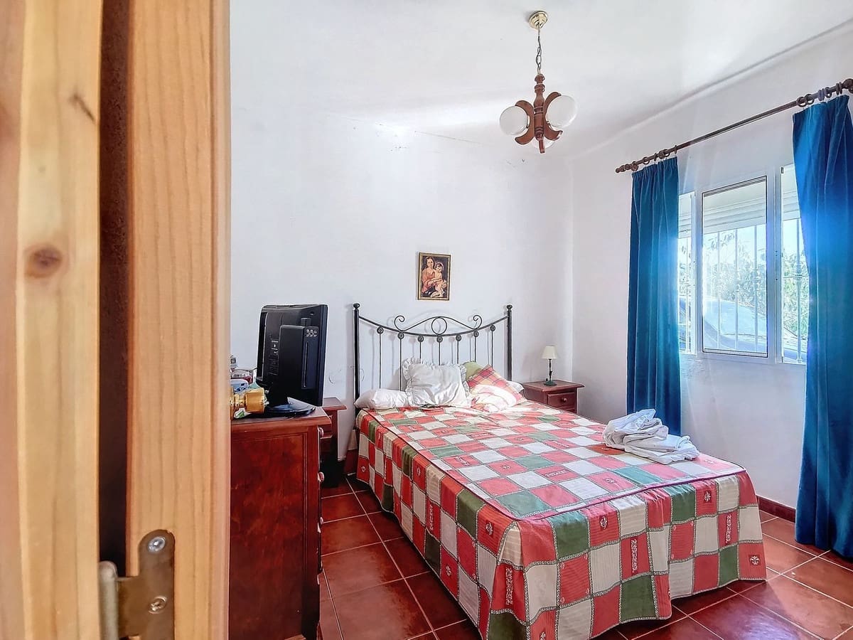 4 bedroom Finca/Country House for sale in Cartama - € 160,000 (Ref: 9096680)