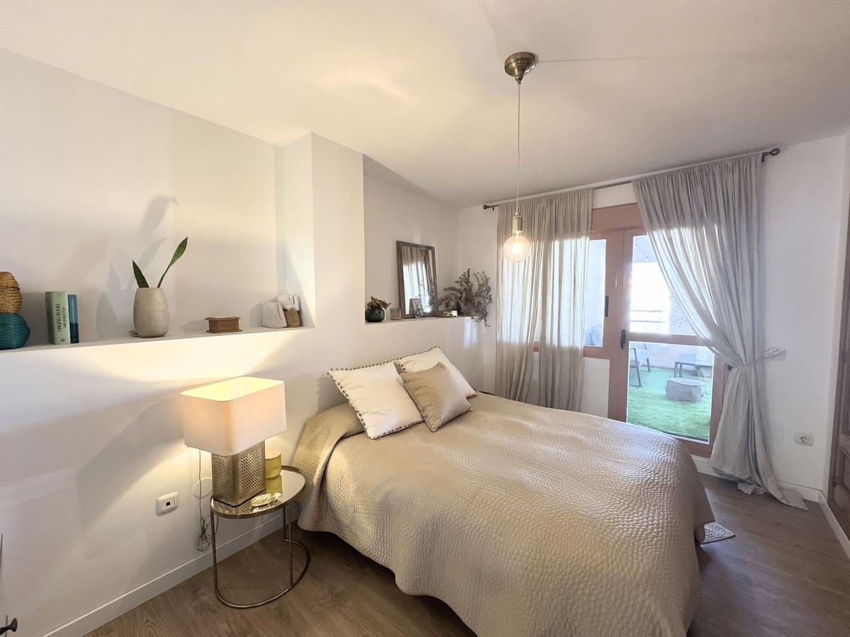 3 soveværelse Penthouse til salg i Malaga by med garage - € 713.000 (Ref: 9096682)