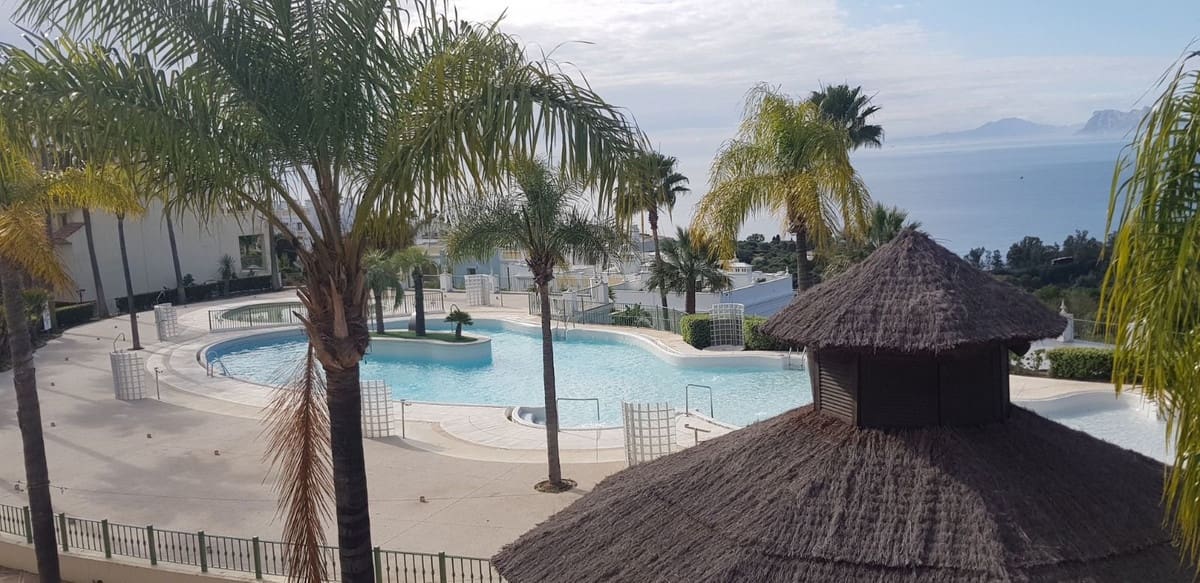 3 Zimmer Apartment zu verkaufen in Manilva mit Pool Garage - 355.000 € (Ref: 9099700)